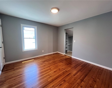 79 Evangeline Street - Photo Thumbnail 7