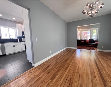 79 Evangeline Street - Photo Thumbnail 3
