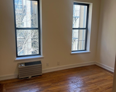 East 84th Street - Photo Thumbnail 5