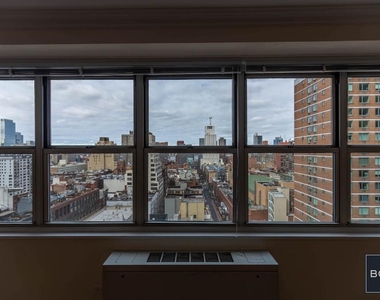 Eighth Avenue - Photo Thumbnail 14