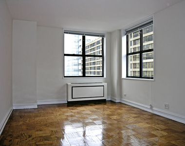 East 71st Street - Photo Thumbnail 1