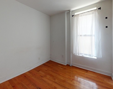 York Avenue - Photo Thumbnail 7