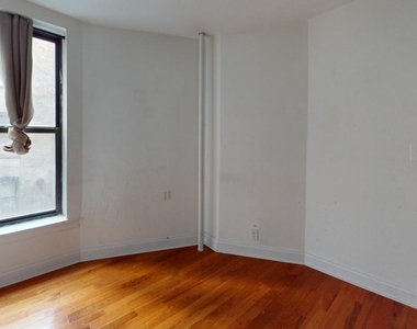 York Avenue - Photo Thumbnail 8
