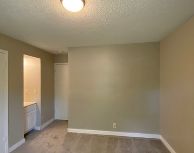 124 Bowen Street - Photo Thumbnail 11