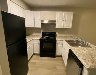 124 Bowen Street - Photo Thumbnail 4