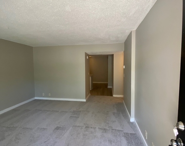 124 Bowen Street - Photo Thumbnail 2