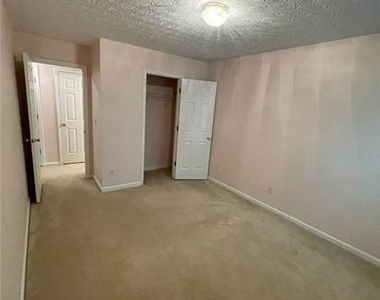 1028 Montague Place Court - Photo Thumbnail 23