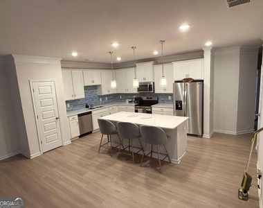 3587 Fairhaven Drive - Photo Thumbnail 2