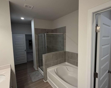 3587 Fairhaven Drive - Photo Thumbnail 13