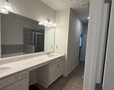3587 Fairhaven Drive - Photo Thumbnail 11