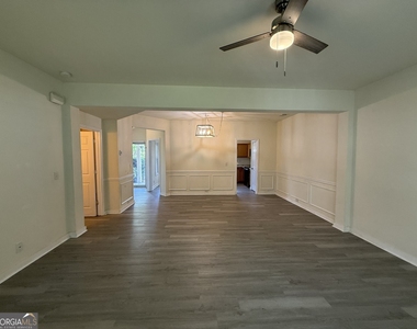207 Granite Way - Photo Thumbnail 9