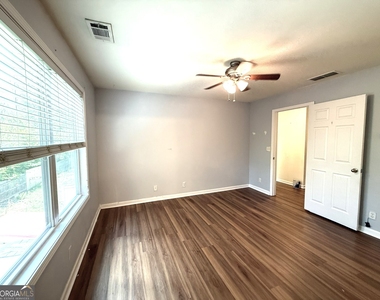 207 Granite Way - Photo Thumbnail 15