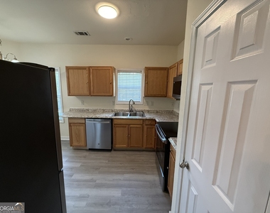 207 Granite Way - Photo Thumbnail 3