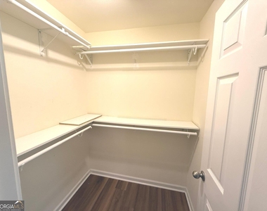 207 Granite Way - Photo Thumbnail 18