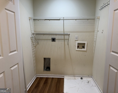 207 Granite Way - Photo Thumbnail 12
