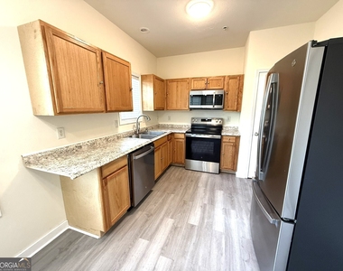 207 Granite Way - Photo Thumbnail 5