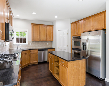 3210 Warbler Way - Photo Thumbnail 14