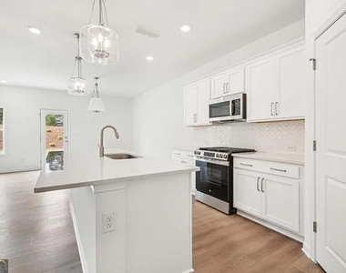 320 Silverleaf Trail - Photo Thumbnail 2
