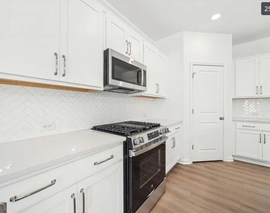 320 Silverleaf Trail - Photo Thumbnail 6