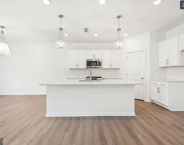 320 Silverleaf Trail - Photo Thumbnail 5