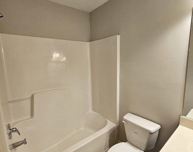 99 Matador Way - Photo Thumbnail 13