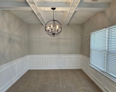 99 Matador Way - Photo Thumbnail 1