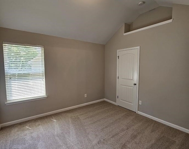 99 Matador Way - Photo Thumbnail 14