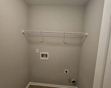 99 Matador Way - Photo Thumbnail 12