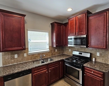 99 Matador Way - Photo Thumbnail 2