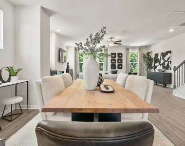 100 Holt Lane - Photo Thumbnail 13