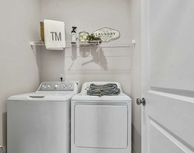100 Holt Lane - Photo Thumbnail 10