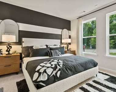 100 Holt Lane - Photo Thumbnail 18