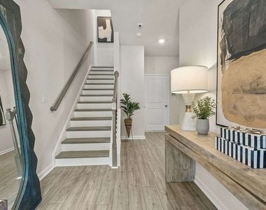100 Holt Lane - Photo Thumbnail 1