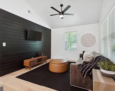 725 Alta Place Nw - Photo Thumbnail 3