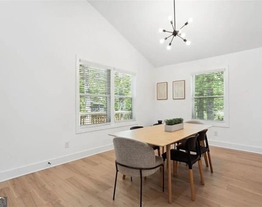 725 Alta Place Nw - Photo Thumbnail 8