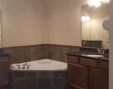 524 Twinrose Way - Photo Thumbnail 10