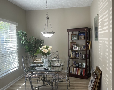 4911 Walden Lake Square - Photo Thumbnail 1