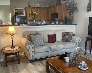 4911 Walden Lake Square - Photo Thumbnail 11