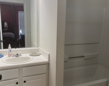 4911 Walden Lake Square - Photo Thumbnail 18