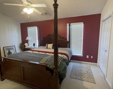 4911 Walden Lake Square - Photo Thumbnail 15
