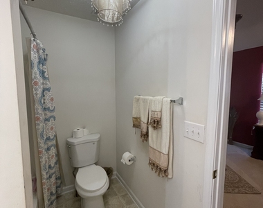 4911 Walden Lake Square - Photo Thumbnail 19