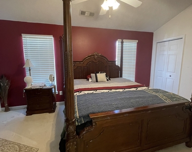 4911 Walden Lake Square - Photo Thumbnail 16