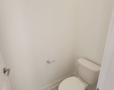 111 Pearl Street - Photo Thumbnail 32