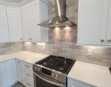 111 Pearl Street - Photo Thumbnail 11