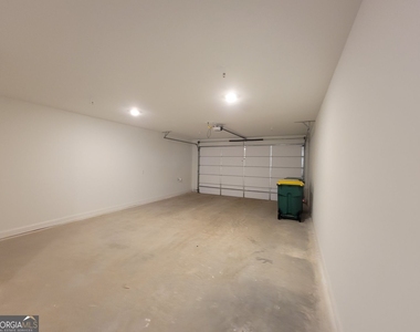 111 Pearl Street - Photo Thumbnail 3