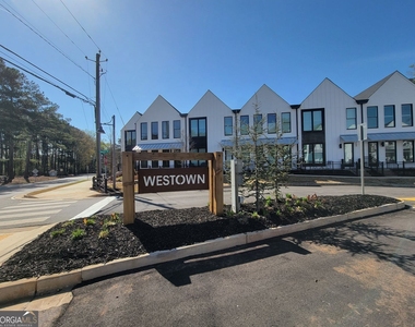 111 Pearl Street - Photo Thumbnail 2