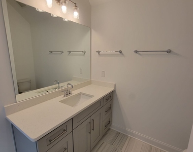 111 Pearl Street - Photo Thumbnail 41