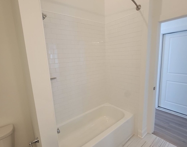 111 Pearl Street - Photo Thumbnail 43