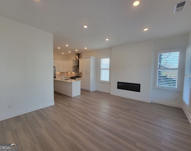 111 Pearl Street - Photo Thumbnail 7