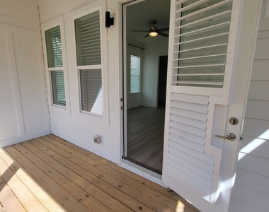 111 Pearl Street - Photo Thumbnail 24